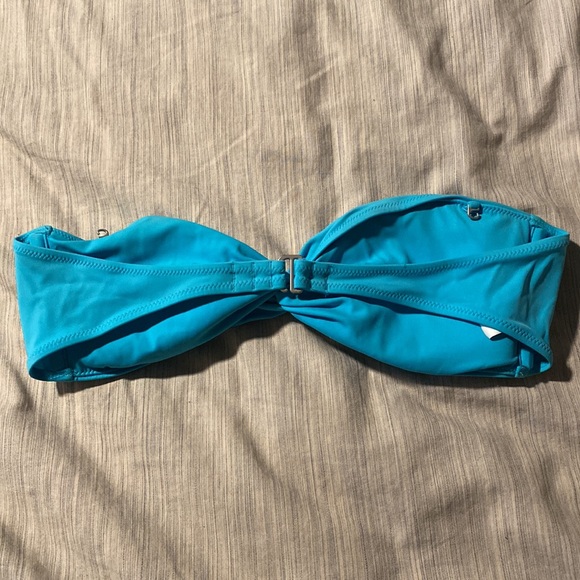 Blue bikini - Picture 3 of 3